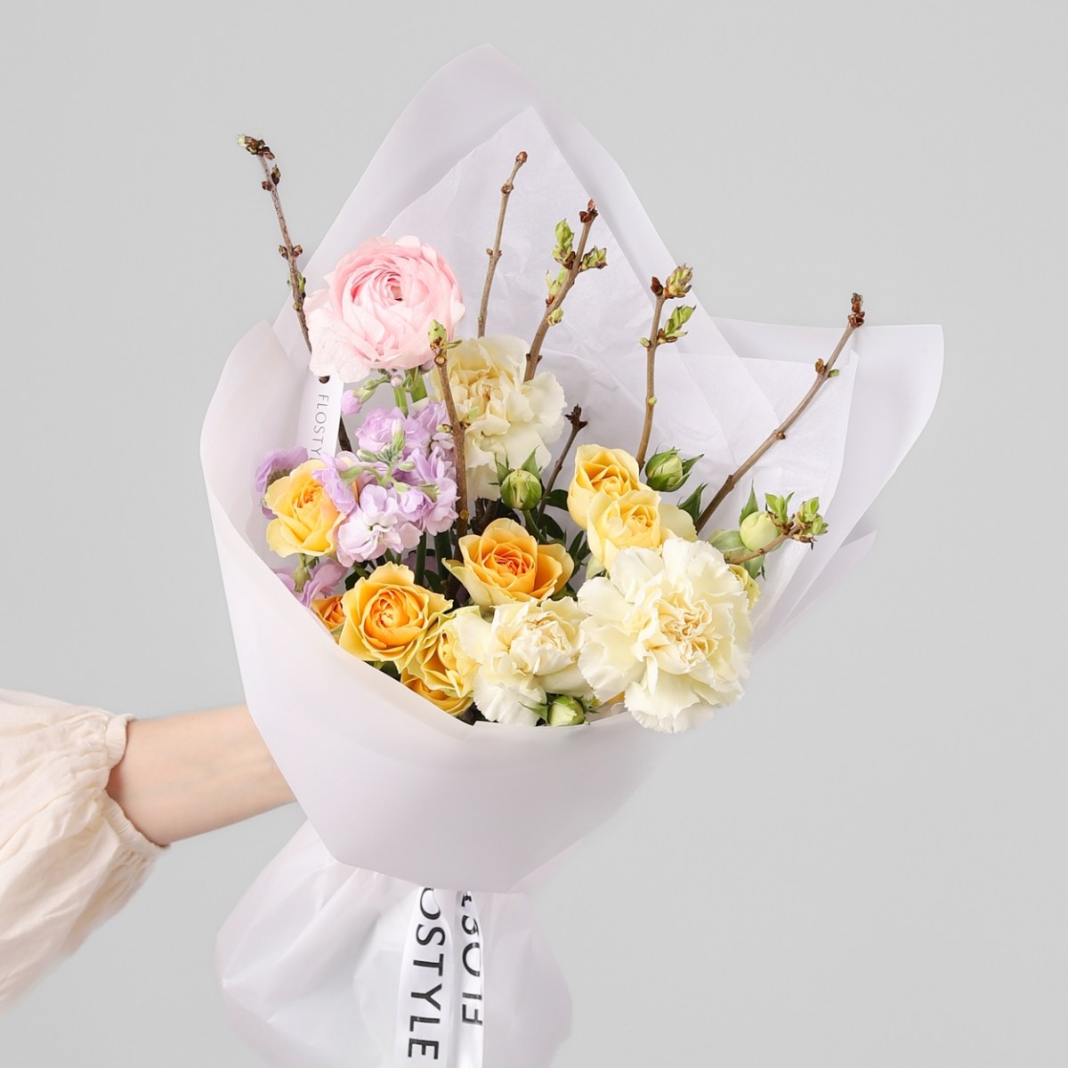 vesennij buket s zheltymi rozami 6